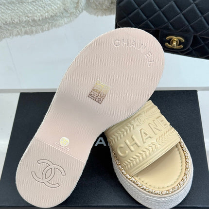 THICK SOLE WEDGE SLIPPERS IN BISQUE BEIGE CALFSKIN