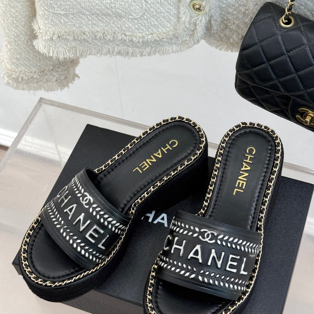 THICK SOLE WEDGE SLIPPERS IN BLACK MIX WHITE CALFSKIN