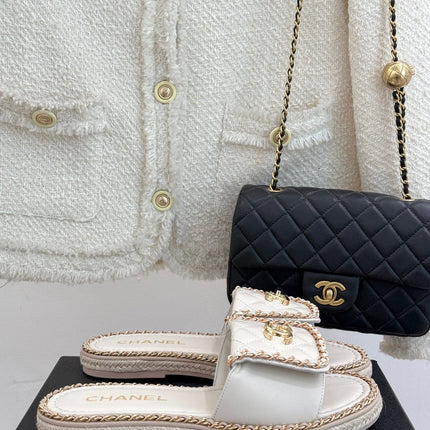 FLAT CHAIN HEART SLIPPER IN WHITE LAMBSKIN