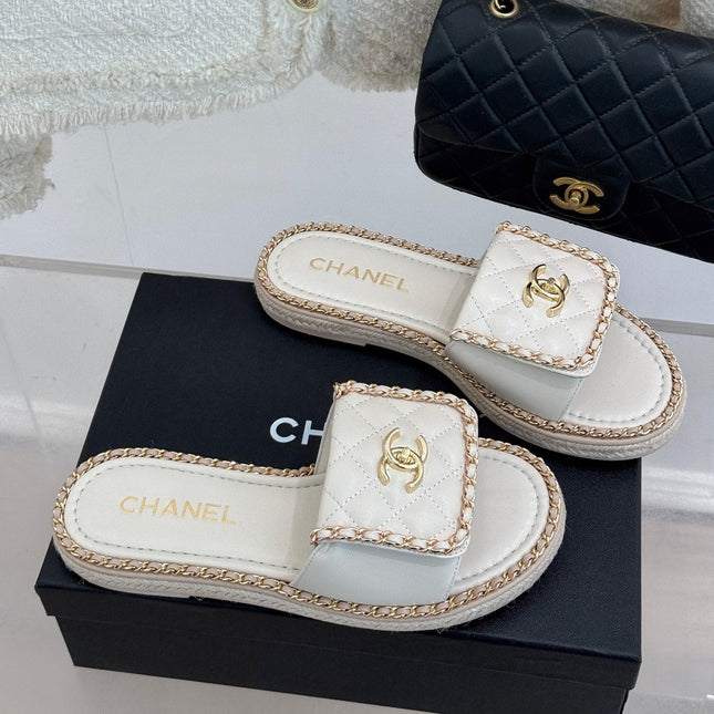 FLAT CHAIN HEART SLIPPER IN WHITE LAMBSKIN