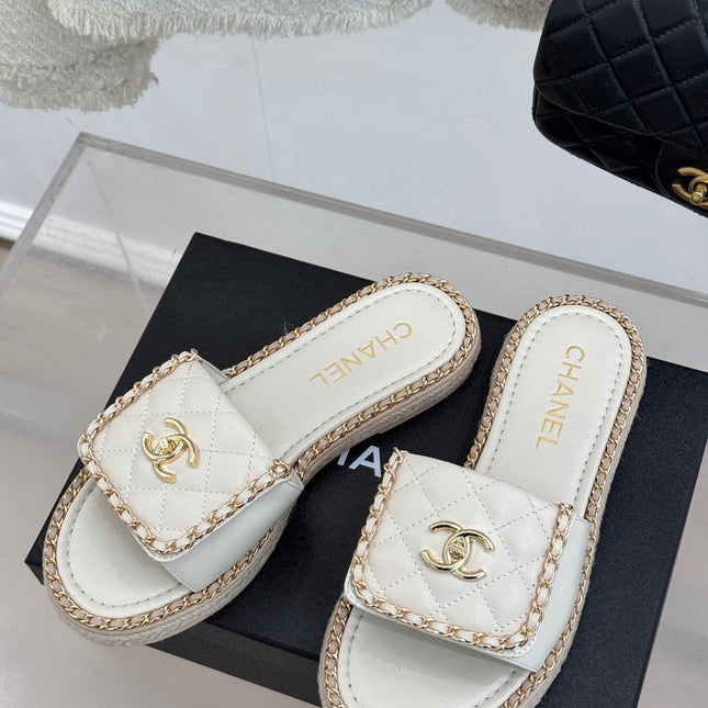 FLAT CHAIN HEART SLIPPER IN WHITE LAMBSKIN