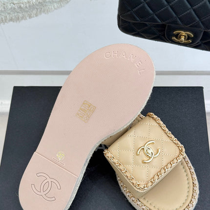 FLAT CHAIN HEART SLIPPER IN BISQUE BEIGE LAMBSKIN