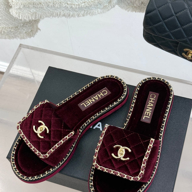 FLAT CHAIN HEART SLIPPER IN PLUM PURPLE VELVET