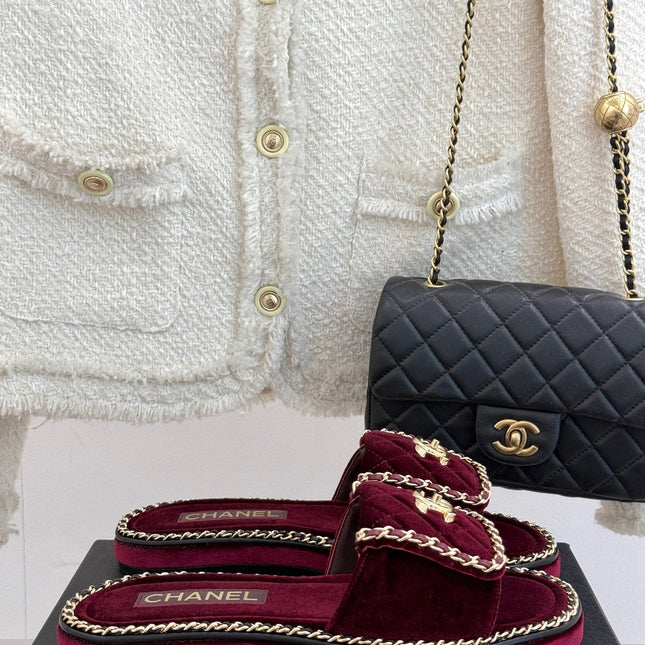 FLAT CHAIN HEART SLIPPER IN PLUM PURPLE VELVET