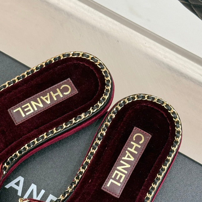 FLAT CHAIN HEART SLIPPER IN PLUM PURPLE VELVET