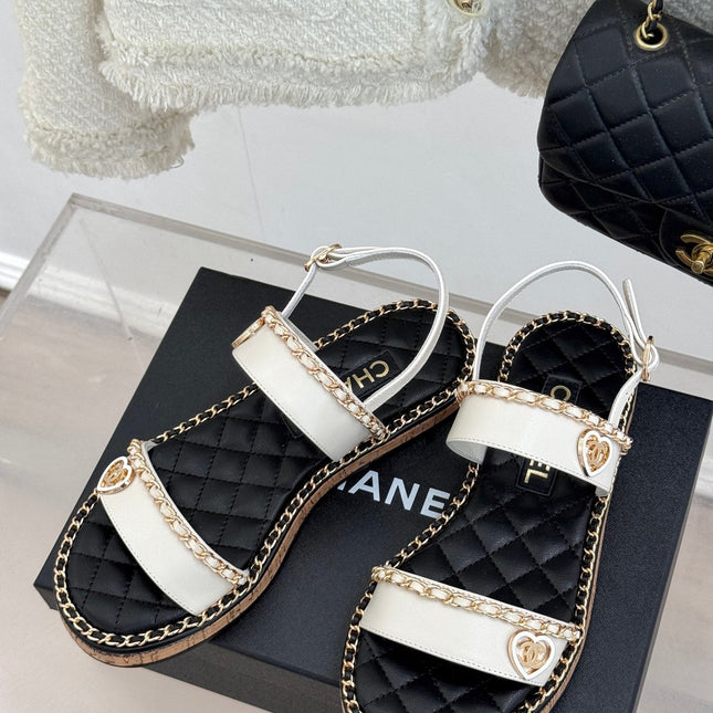 FLAT CHAIN HEART SANDAL IN WHITE LAMBSKIN