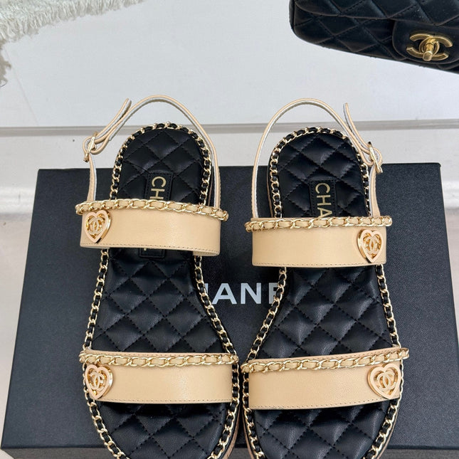 FLAT CHAIN HEART SANDAL IN BISQUE BEIGE LAMBSKIN