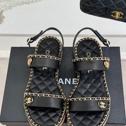 FLAT CHAIN HEART SANDAL IN BLACK LAMBSKIN