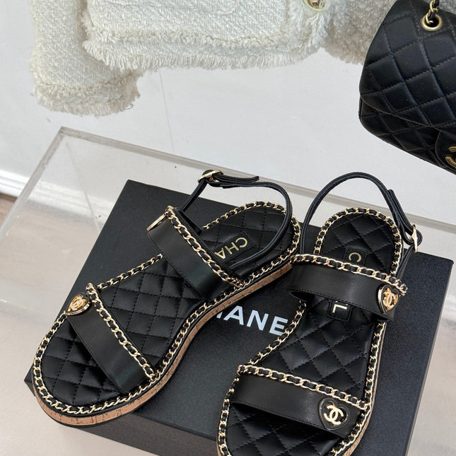 FLAT CHAIN HEART SANDAL IN BLACK LAMBSKIN