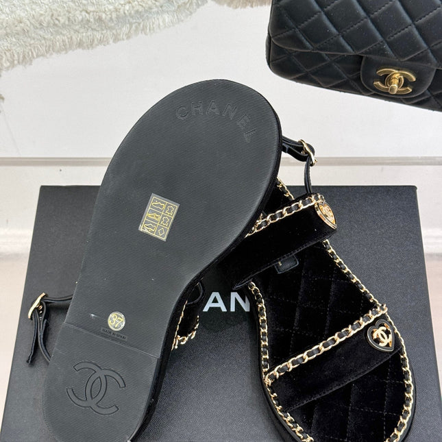 FLAT CHAIN HEART SANDAL IN BLACK VELVET