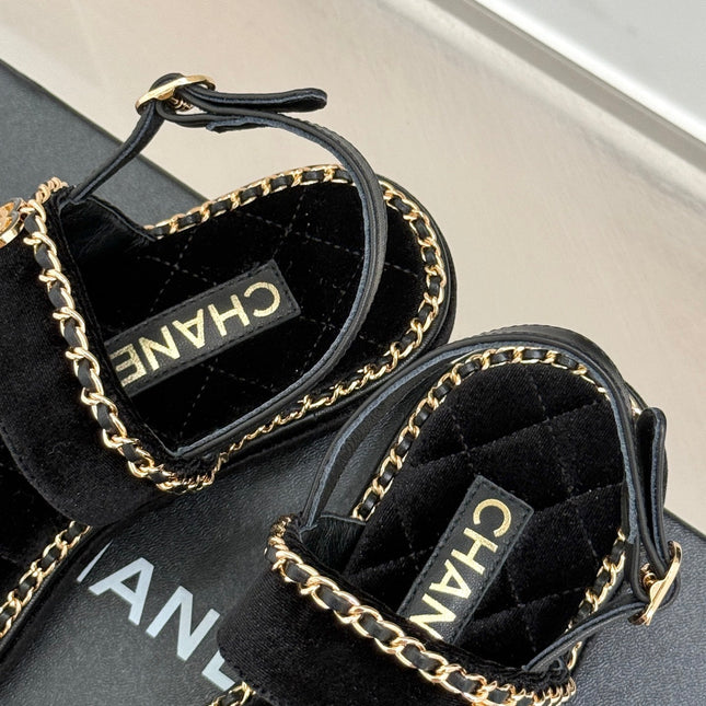 FLAT CHAIN HEART SANDAL IN BLACK VELVET