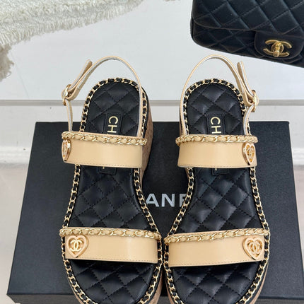 THICK-SOLED CHAIN HEART SANDAL IN BISQUE BEIGE LAMBSKIN