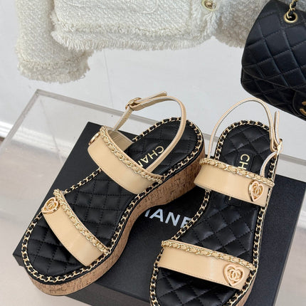 THICK-SOLED CHAIN HEART SANDAL IN BISQUE BEIGE LAMBSKIN