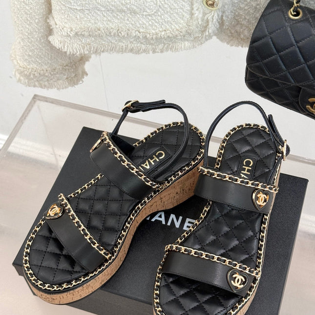 THICK-SOLED CHAIN HEART SANDAL IN BLACK LAMBSKIN