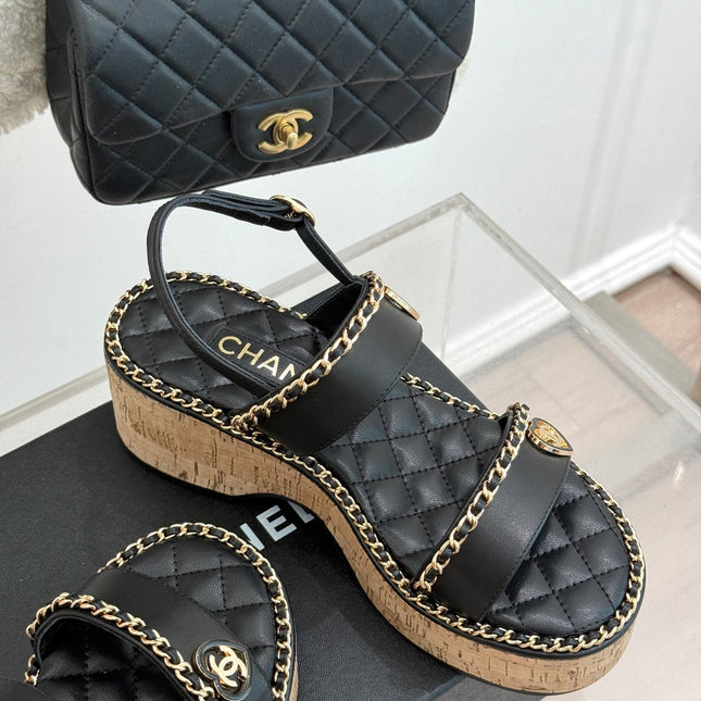 THICK-SOLED CHAIN HEART SANDAL IN BLACK LAMBSKIN