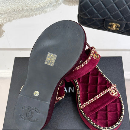 THICK-SOLED CHAIN HEART SANDAL IN PLUM PURPLE VELVET