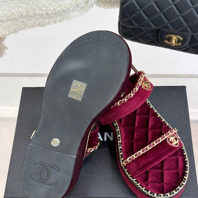 THICK-SOLED CHAIN HEART SANDAL IN PLUM PURPLE VELVET
