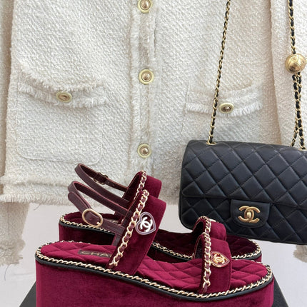 THICK-SOLED CHAIN HEART SANDAL IN PLUM PURPLE VELVET