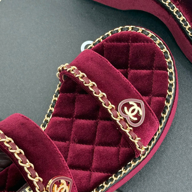 THICK-SOLED CHAIN HEART SANDAL IN PLUM PURPLE VELVET