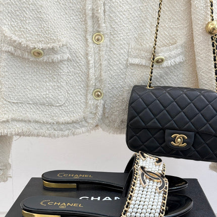 CC SLIDE SANDALS IN BLACK AND WHITE PEARL