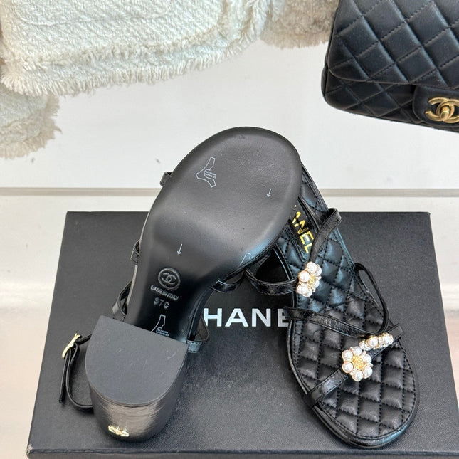 HIGH HEELS SANDAL IN BLACK LAMBSKIN PEARL FLOWERS