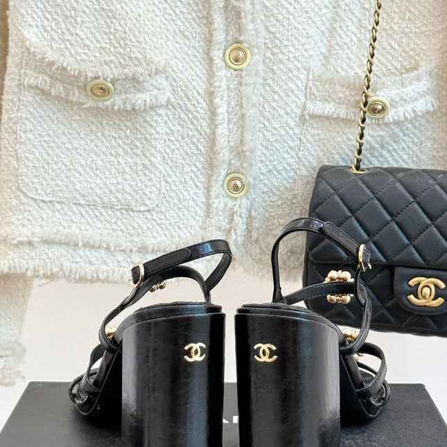 HIGH HEELS SANDAL IN BLACK LAMBSKIN PEARL FLOWERS