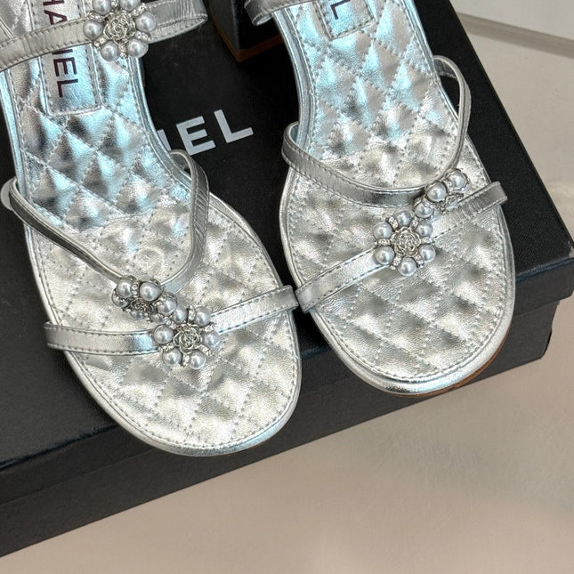 HIGH HEELS SANDAL IN SILVER LAMBSKIN PEARL FLOWERS