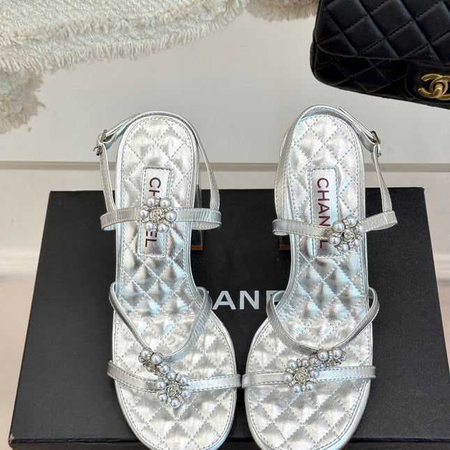 HIGH HEELS SANDAL IN SILVER LAMBSKIN PEARL FLOWERS