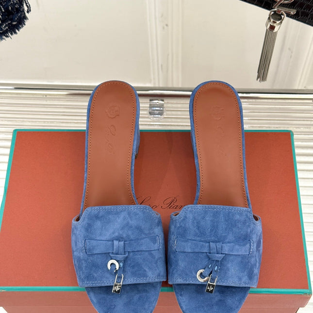 HIGH HEELS IN BLUE SUEDE AND LAMBSKIN