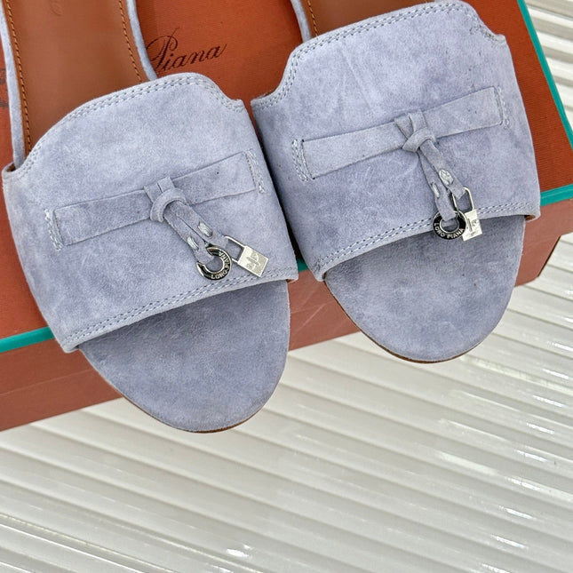 FLAT SANDALS IN GREY SUEDE AND LAMBSKIN