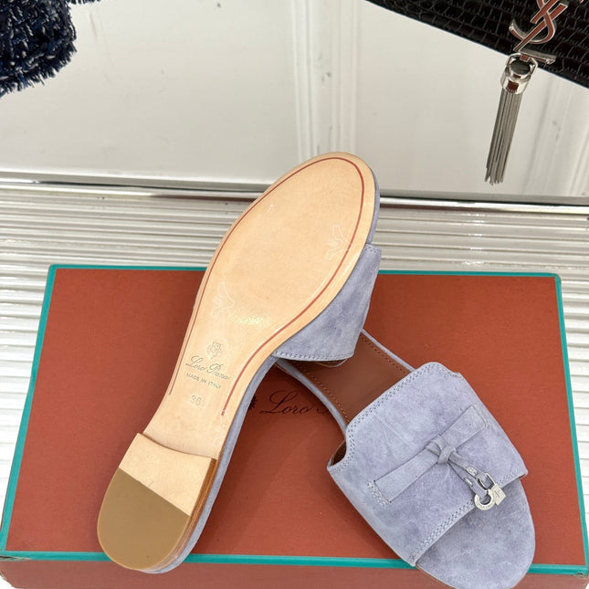 FLAT SANDALS IN GREY SUEDE AND LAMBSKIN