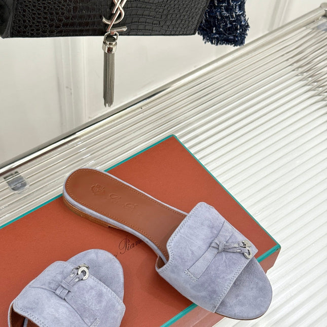 FLAT SANDALS IN GREY SUEDE AND LAMBSKIN