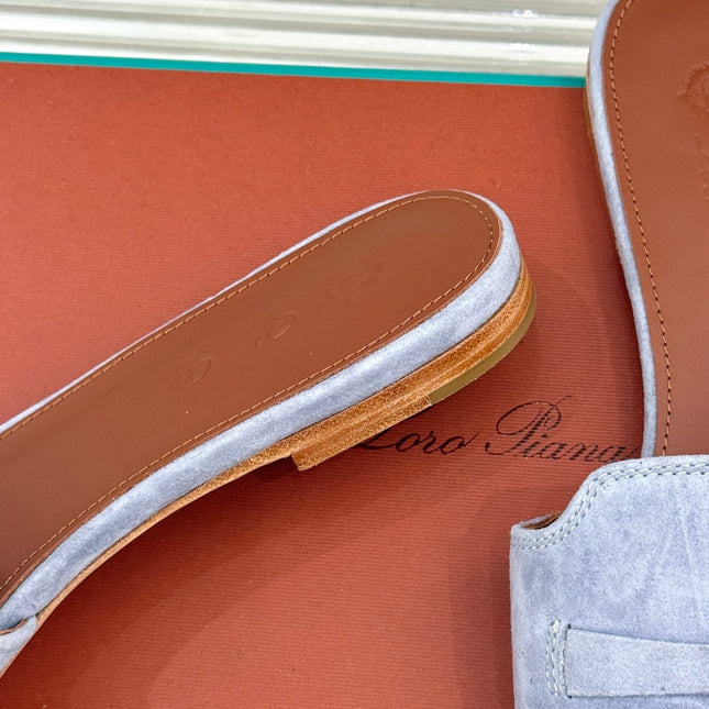 FLAT SANDALS IN GREY SUEDE AND LAMBSKIN