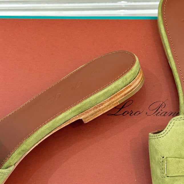 FLAT SANDALS IN MOSS YELLOW SUEDE AND LAMBSKIN