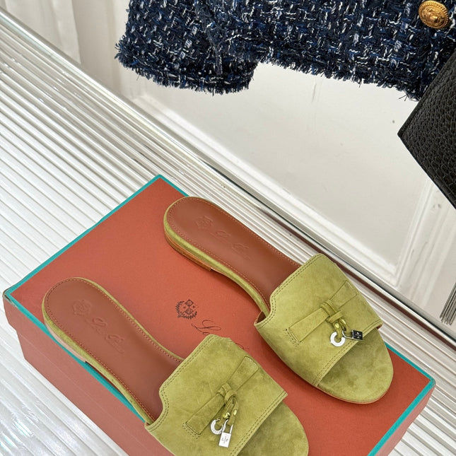 FLAT SANDALS IN MOSS YELLOW SUEDE AND LAMBSKIN