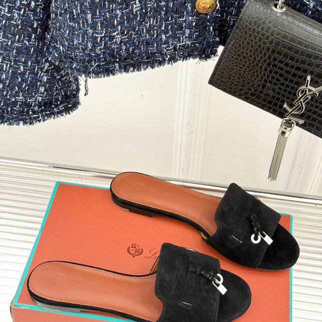 FLAT SANDALS IN BLACK SUEDE AND LAMBSKIN