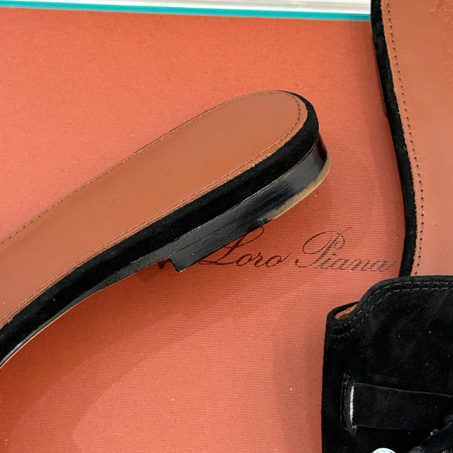 FLAT SANDALS IN BLACK SUEDE AND LAMBSKIN