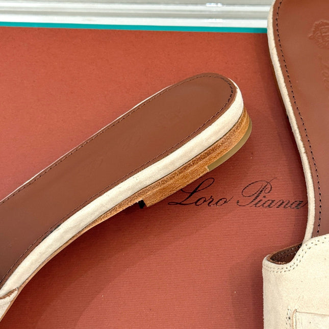 FLAT SANDALS IN BEIGE SUEDE AND LAMBSKIN