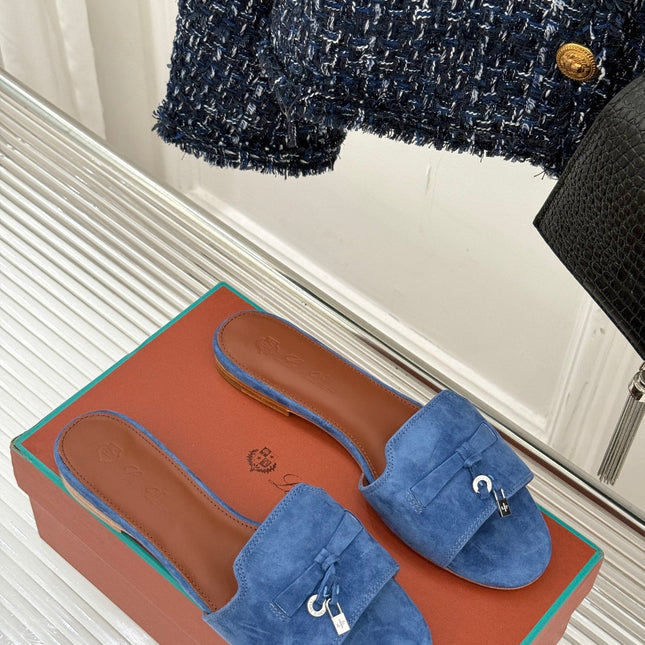 FLAT SANDALS IN BLUE SUEDE AND LAMBSKIN