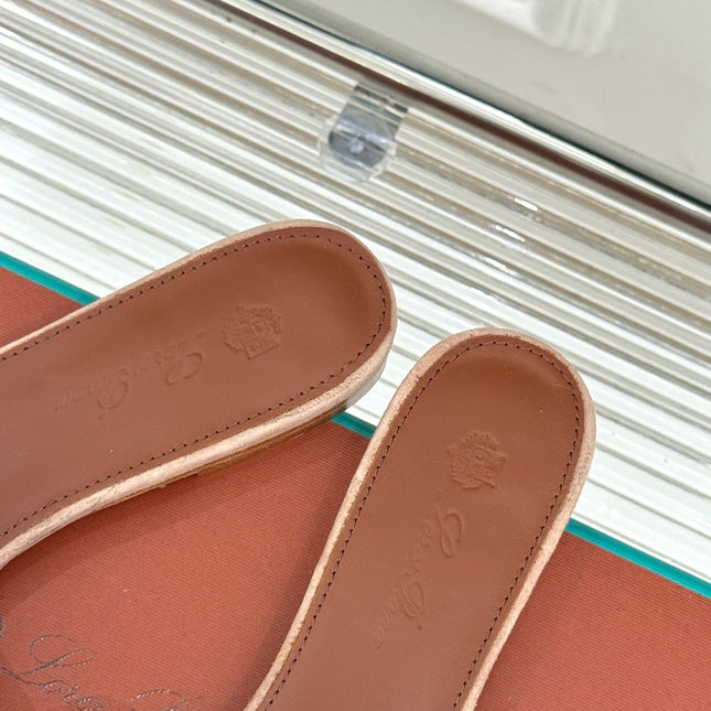 FLAT SANDALS IN LIP PINK SUEDE AND LAMBSKIN