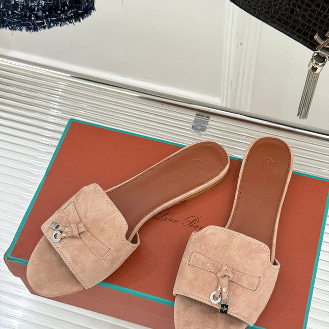 FLAT SANDALS IN LIP PINK SUEDE AND LAMBSKIN