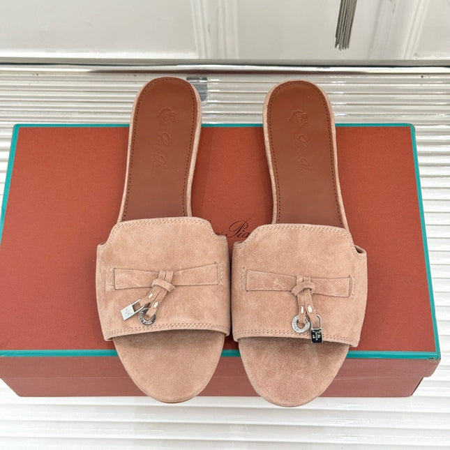 FLAT SANDALS IN LIP PINK SUEDE AND LAMBSKIN