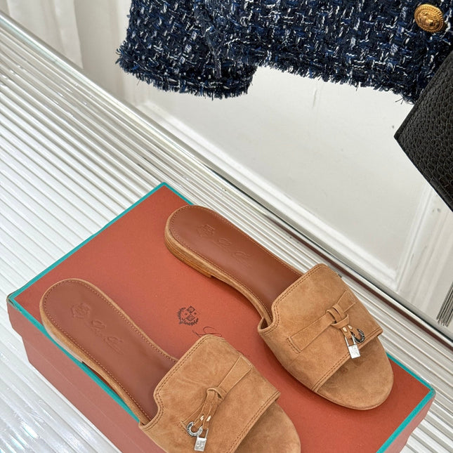 FLAT SANDALS IN BROWN SUEDE AND LAMBSKIN