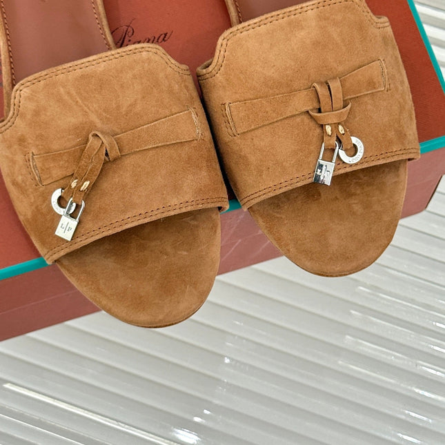 FLAT SANDALS IN BROWN SUEDE AND LAMBSKIN