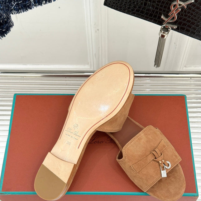 FLAT SANDALS IN BROWN SUEDE AND LAMBSKIN