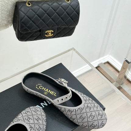 CC FLAT MULES 25SS IN GREY EMBELLISHED WITH RHINESTONES