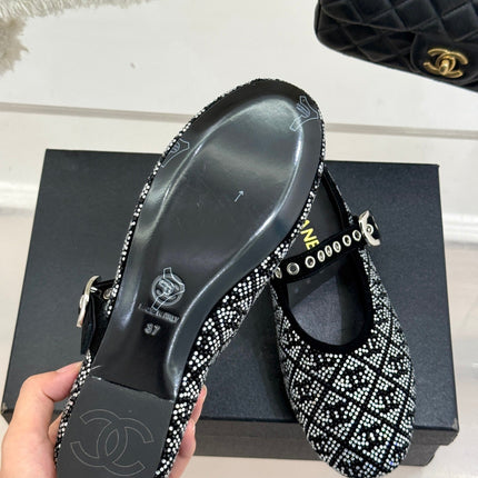 CC FLAT MULES 25SS IN BLACK EMBELLISHED WITH RHINESTONES