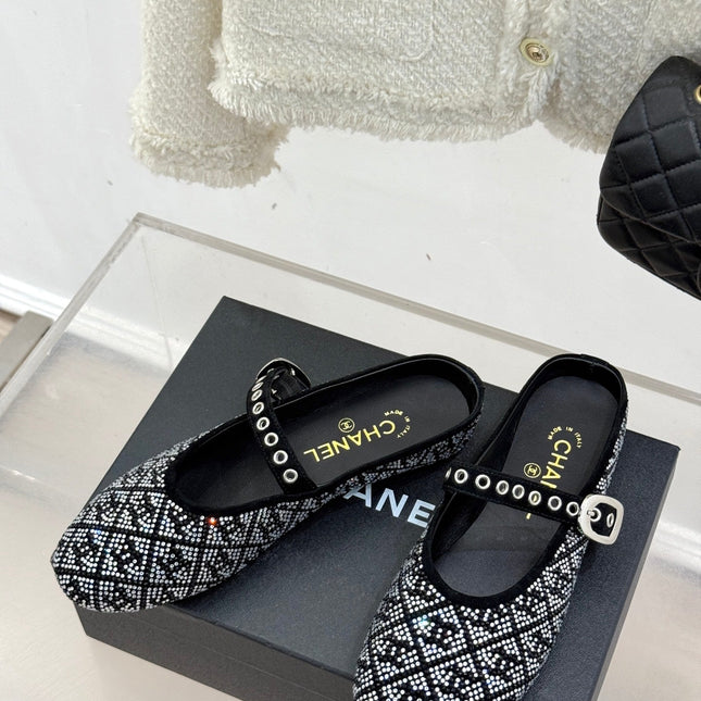 CC FLAT MULES 25SS IN BLACK EMBELLISHED WITH RHINESTONES