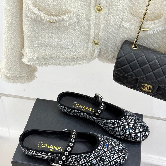 CC FLAT MULES 25SS IN BLACK EMBELLISHED WITH RHINESTONES