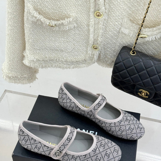 CC FLAT MARY JANE 25SS IN GREY EMBELLISHED WITH RHINESTONES